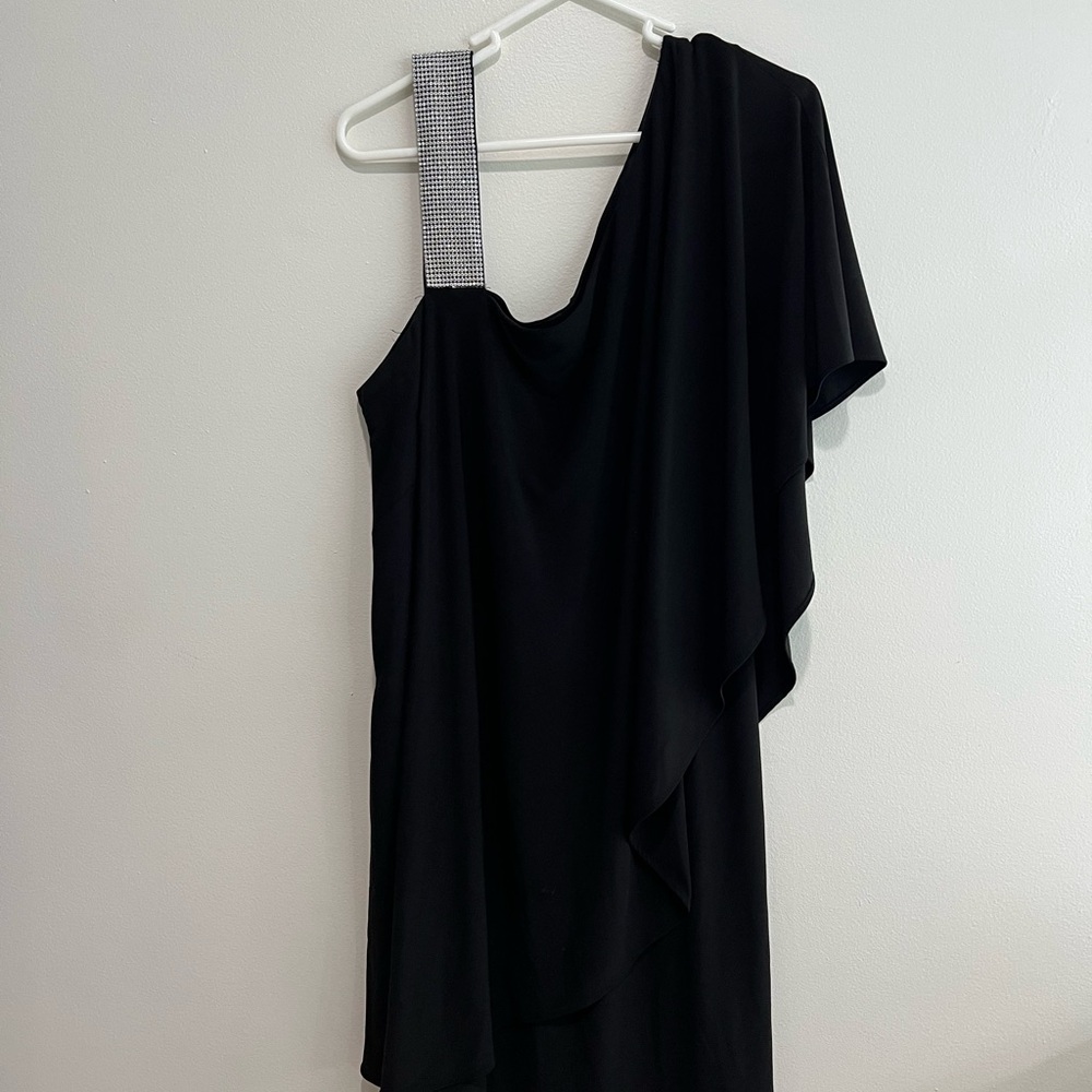 One-Shoulder Black Evening Dress with Embellished Strap